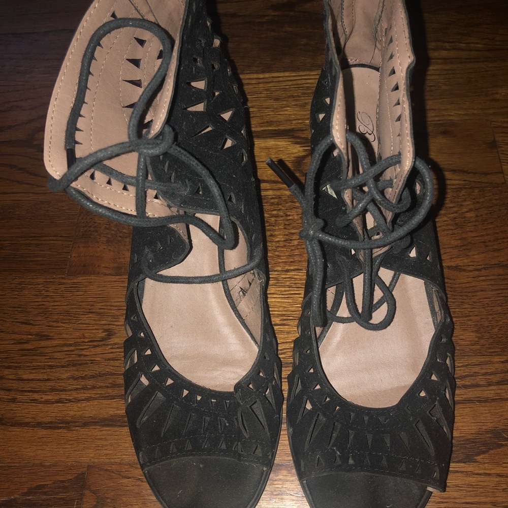Women’s 8 1/2 dress shoes - Picture 2 of 8